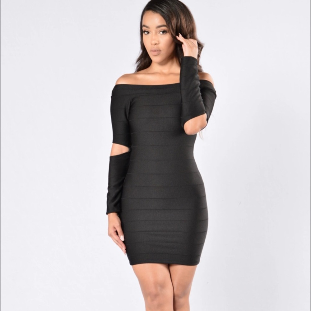 Black mini Dress, GNO, LBD, sexy/ off-shoulder